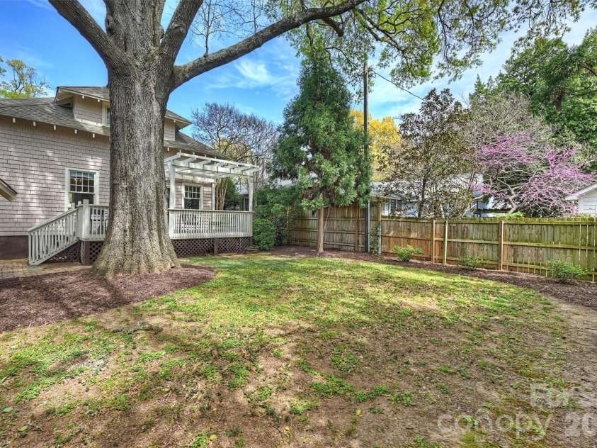 712 Sunnyside Avenue, Charlotte, NC 28204.  MLS# CAR4430348, YatesRealty ID 54632. 