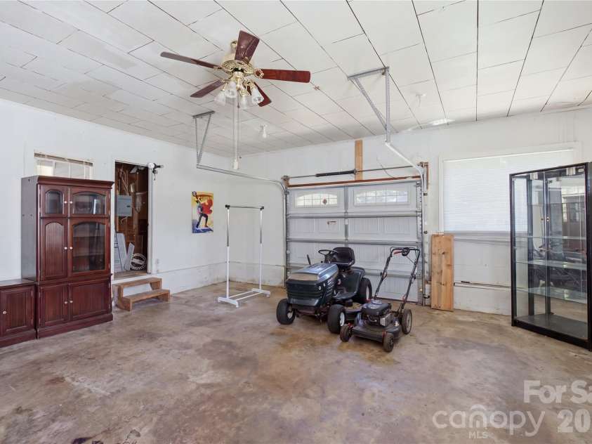 217 23rd Street, Hickory, NC 28601.  MLS# CAR4430349, YatesRealty ID 54634. Detached garage