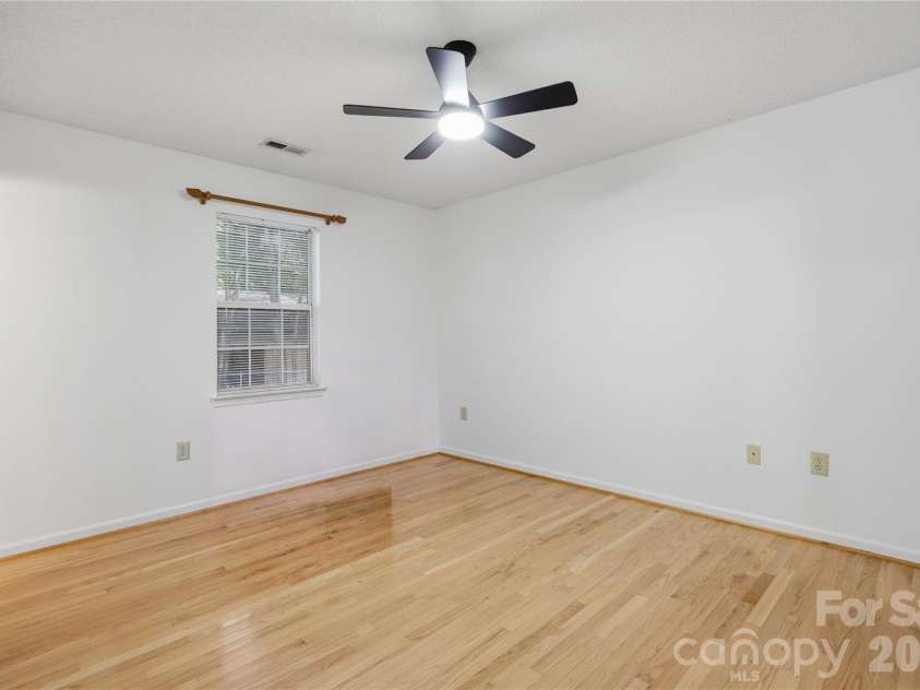 217 23rd Street, Hickory, NC 28601.  MLS# CAR4430349, YatesRealty ID 54634. Primary Bedroom