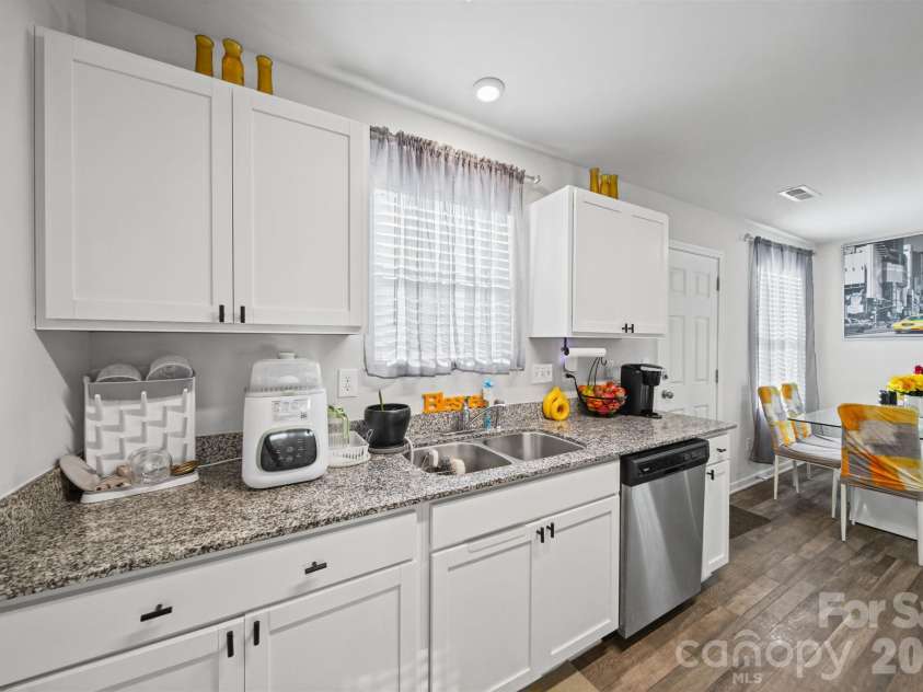 723 Quail Lane, Lexington, NC 27292.  MLS# CAR4430604, YatesRealty ID 54637. 