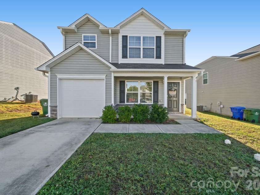 723 Quail Lane, Lexington, NC 27292.  MLS# CAR4430604, YatesRealty ID 54637. Front Yard View