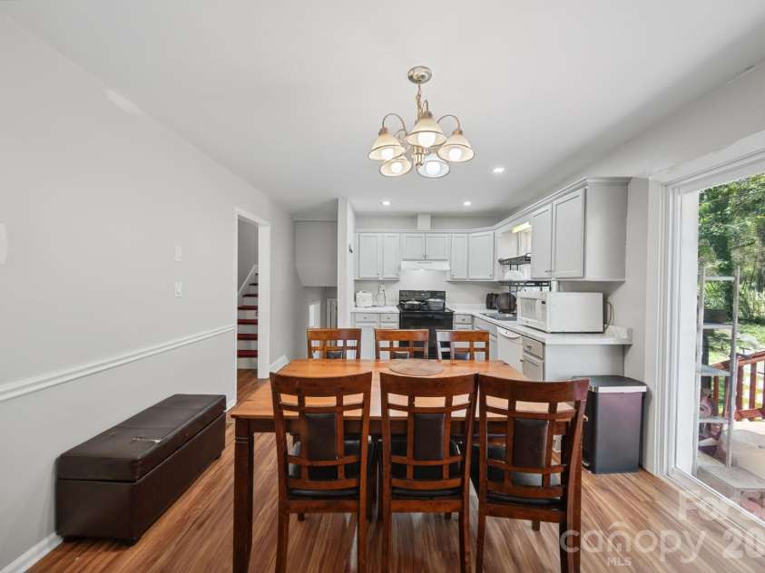 3323 Wiseman Drive, Charlotte, NC 28227.  MLS# CAR4428962, YatesRealty ID 54639. 