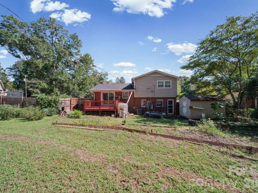 3323 Wiseman Drive, Charlotte, NC 28227.  MLS# CAR4428962, YatesRealty ID 54639. 