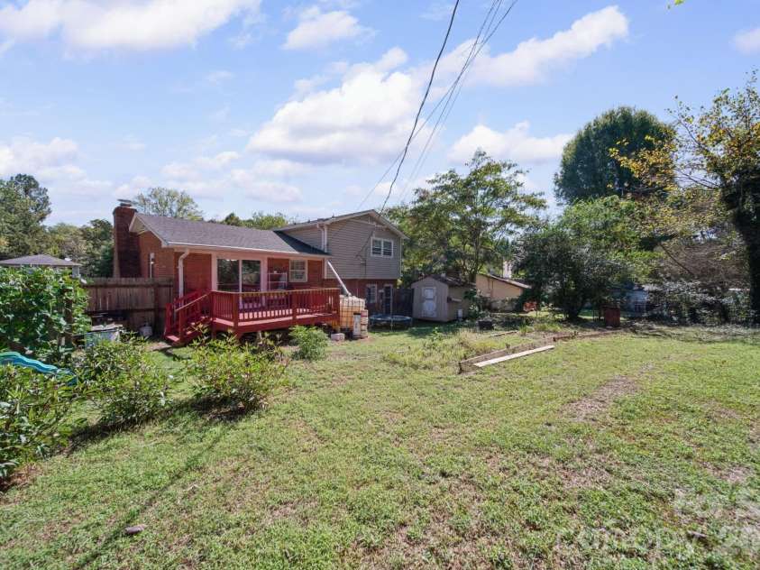 3323 Wiseman Drive, Charlotte, NC 28227.  MLS# CAR4428962, YatesRealty ID 54639. 