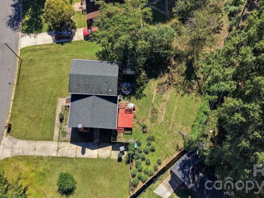 3323 Wiseman Drive, Charlotte, NC 28227.  MLS# CAR4428962, YatesRealty ID 54639. 