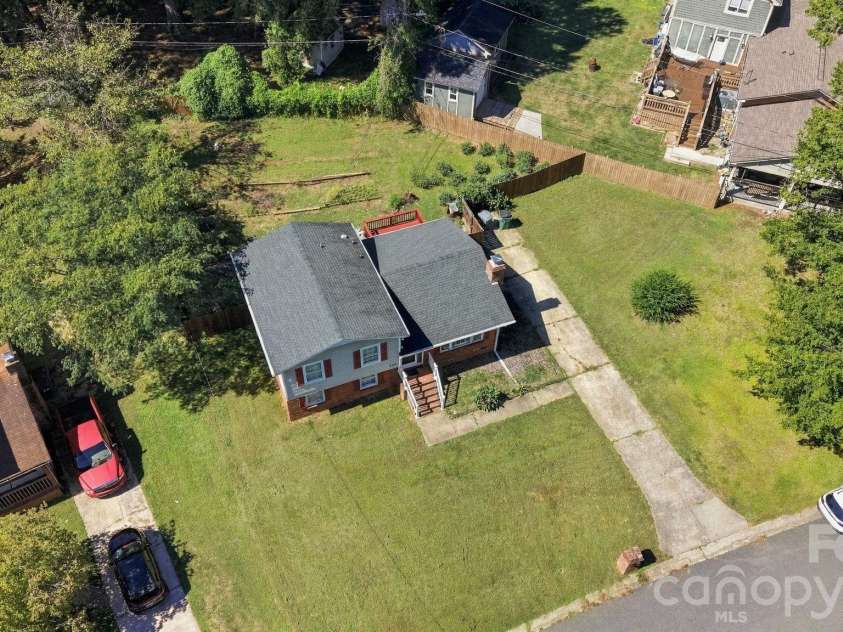 3323 Wiseman Drive, Charlotte, NC 28227.  MLS# CAR4428962, YatesRealty ID 54639. 