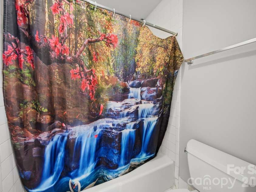 3323 Wiseman Drive, Charlotte, NC 28227.  MLS# CAR4428962, YatesRealty ID 54639. Bathroom 1