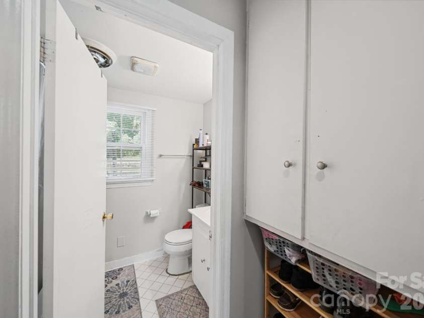 3323 Wiseman Drive, Charlotte, NC 28227.  MLS# CAR4428962, YatesRealty ID 54639. Bed room 2