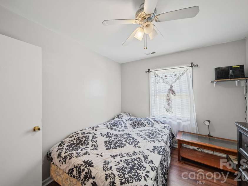 3323 Wiseman Drive, Charlotte, NC 28227.  MLS# CAR4428962, YatesRealty ID 54639. Bed room 3