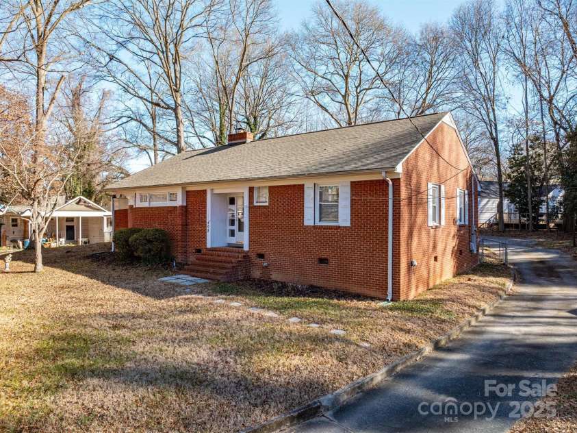 408 Elizabeth Street, Gastonia, NC 28054.  MLS# CAR4211160, YatesRealty ID 5464. 