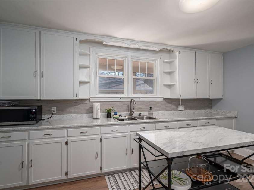 408 Elizabeth Street, Gastonia, NC 28054.  MLS# CAR4211160, YatesRealty ID 5464. 