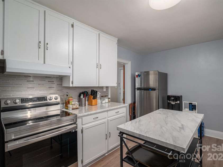 408 Elizabeth Street, Gastonia, NC 28054.  MLS# CAR4211160, YatesRealty ID 5464. 