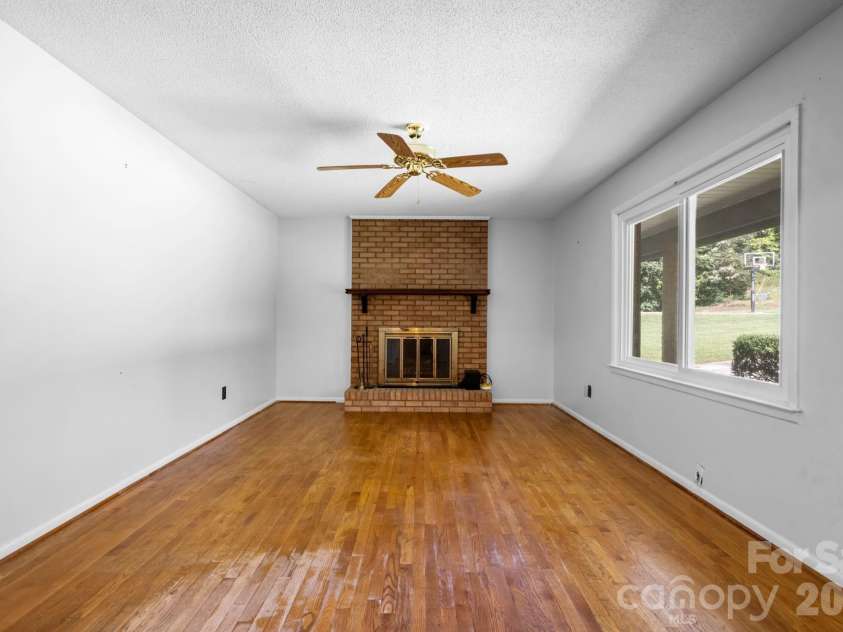 1771 Laura Lane, Lenoir, NC 28645.  MLS# CAR4429070, YatesRealty ID 54641. 