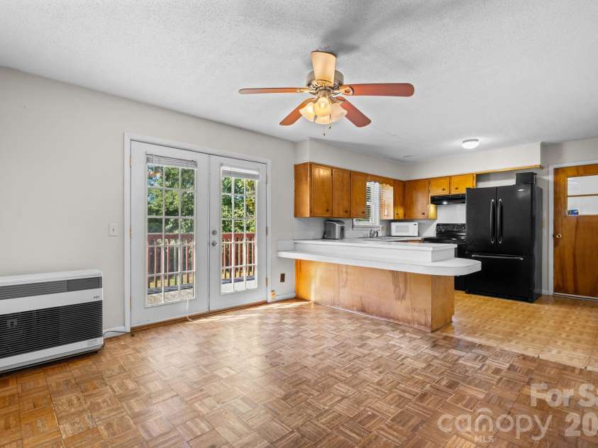 1771 Laura Lane, Lenoir, NC 28645.  MLS# CAR4429070, YatesRealty ID 54641. 
