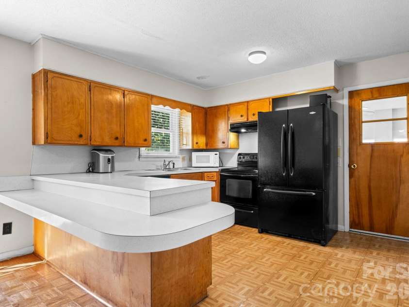 1771 Laura Lane, Lenoir, NC 28645.  MLS# CAR4429070, YatesRealty ID 54641. 