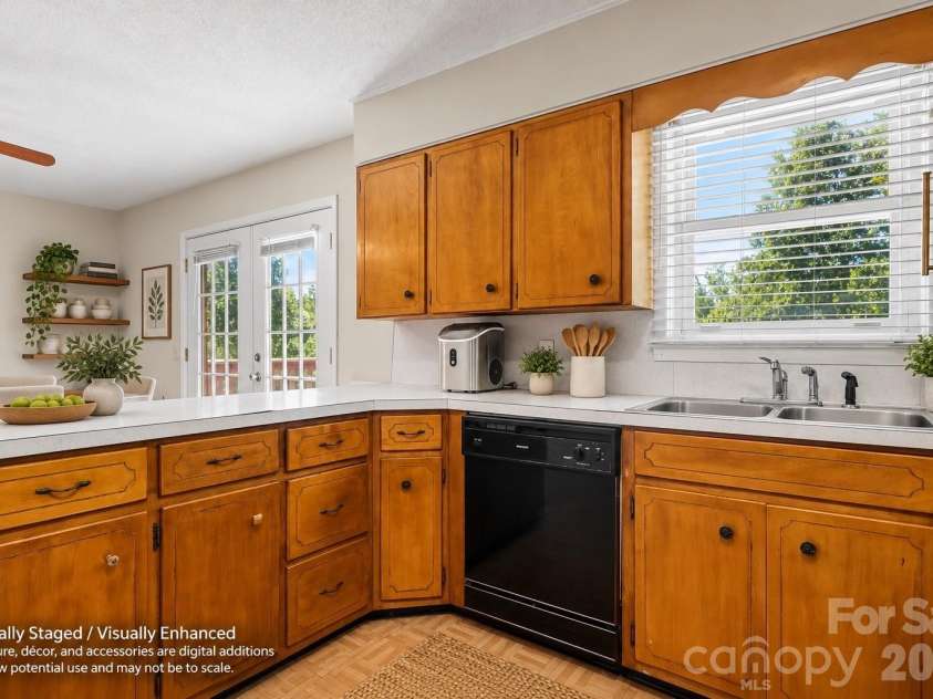1771 Laura Lane, Lenoir, NC 28645.  MLS# CAR4429070, YatesRealty ID 54641. 