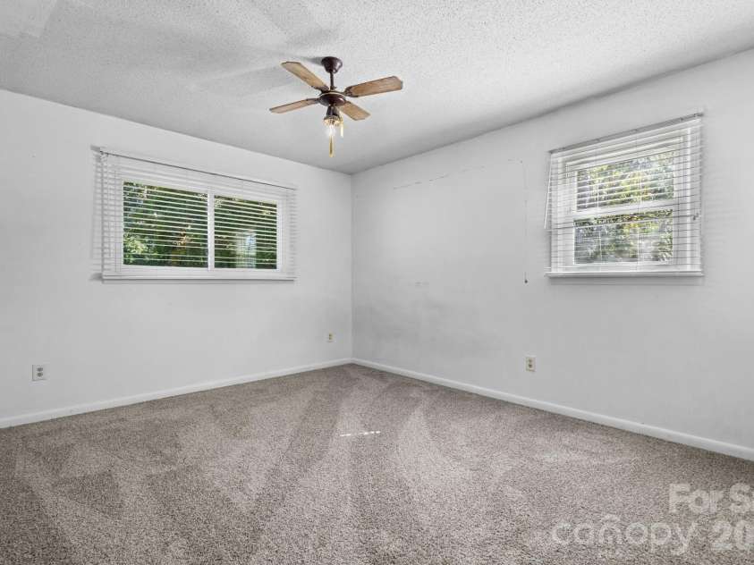 1771 Laura Lane, Lenoir, NC 28645.  MLS# CAR4429070, YatesRealty ID 54641. 