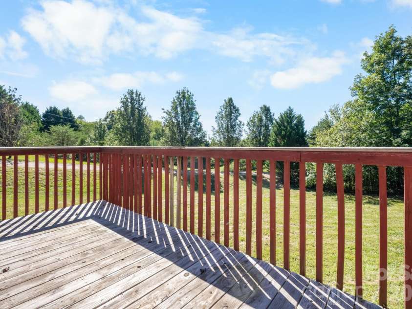 1771 Laura Lane, Lenoir, NC 28645.  MLS# CAR4429070, YatesRealty ID 54641. 