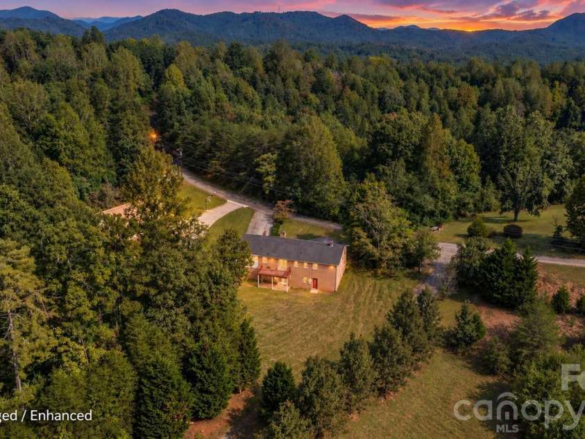 1771 Laura Lane, Lenoir, NC 28645.  MLS# CAR4429070, YatesRealty ID 54641. 