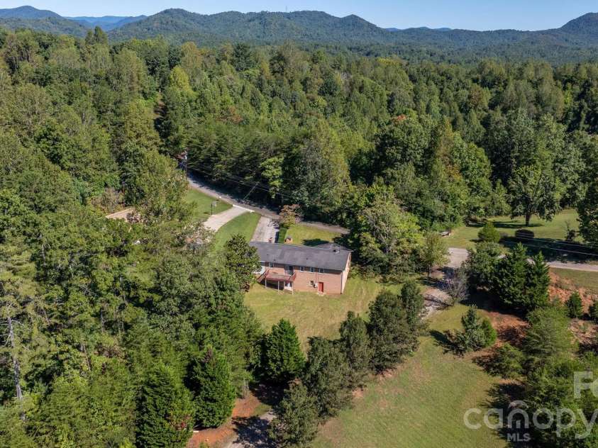 1771 Laura Lane, Lenoir, NC 28645.  MLS# CAR4429070, YatesRealty ID 54641. 