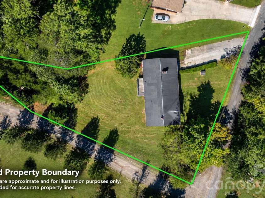 1771 Laura Lane, Lenoir, NC 28645.  MLS# CAR4429070, YatesRealty ID 54641. 