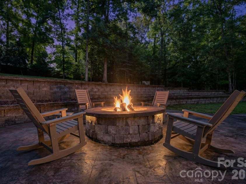 330 Woodland Glen Road, Clover, SC 29710.  MLS# CAR4429203, YatesRealty ID 54642. 