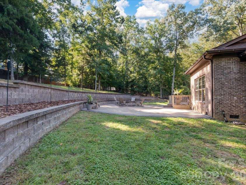 330 Woodland Glen Road, Clover, SC 29710.  MLS# CAR4429203, YatesRealty ID 54642. 