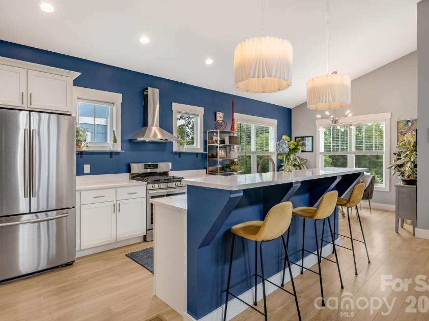 63 Wilmington Road, Asheville, NC 28803.  MLS# CAR4429153, YatesRealty ID 54643. 