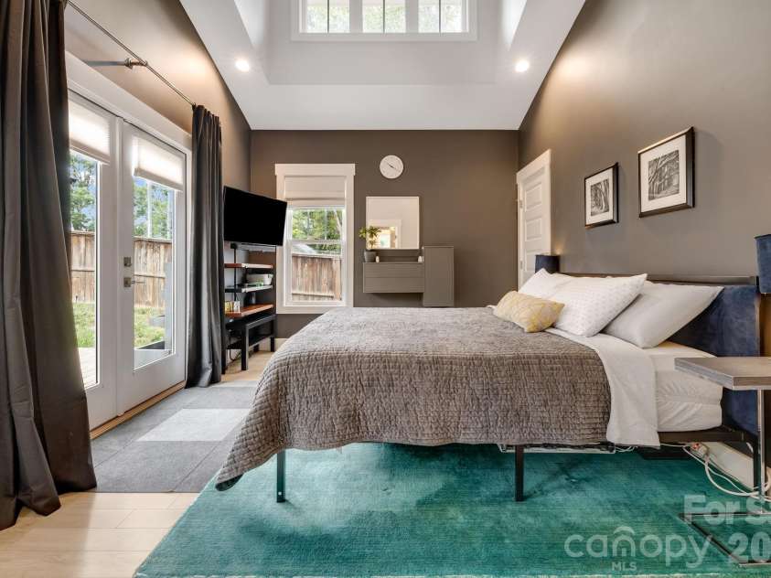 63 Wilmington Road, Asheville, NC 28803.  MLS# CAR4429153, YatesRealty ID 54643. 
