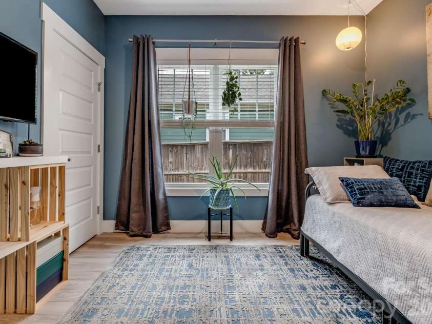 63 Wilmington Road, Asheville, NC 28803.  MLS# CAR4429153, YatesRealty ID 54643. 