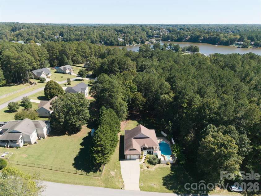 6391 Cathedral Drive, Hickory, NC 28601.  MLS# CAR4429217, YatesRealty ID 54645. 
