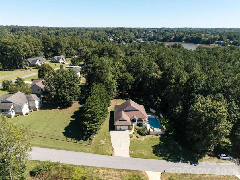 6391 Cathedral Drive, Hickory, NC 28601.  MLS# CAR4429217, YatesRealty ID 54645. 