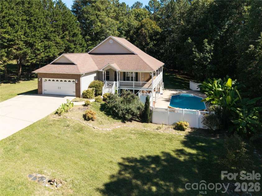 6391 Cathedral Drive, Hickory, NC 28601.  MLS# CAR4429217, YatesRealty ID 54645. 