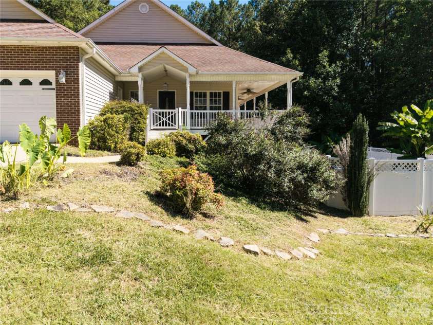 6391 Cathedral Drive, Hickory, NC 28601.  MLS# CAR4429217, YatesRealty ID 54645. 