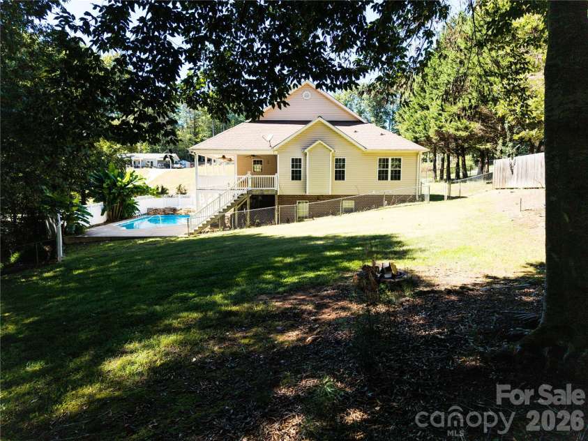 6391 Cathedral Drive, Hickory, NC 28601.  MLS# CAR4429217, YatesRealty ID 54645. 