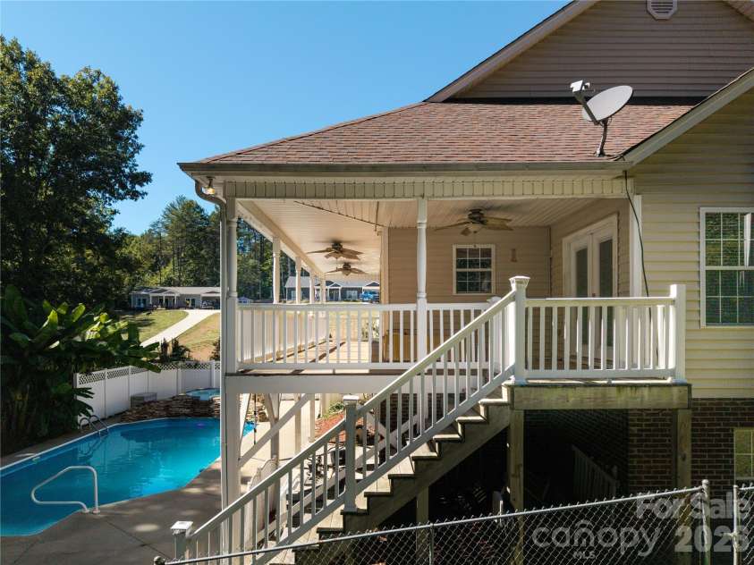 6391 Cathedral Drive, Hickory, NC 28601.  MLS# CAR4429217, YatesRealty ID 54645. 