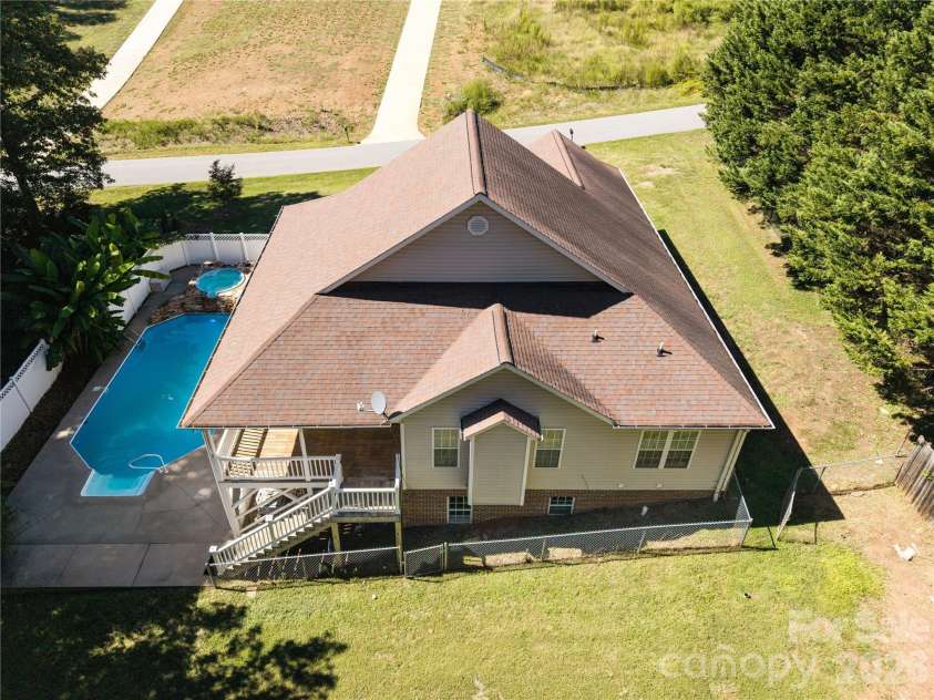 6391 Cathedral Drive, Hickory, NC 28601.  MLS# CAR4429217, YatesRealty ID 54645. 