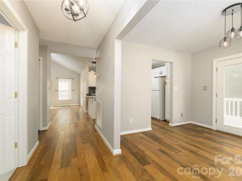 6391 Cathedral Drive, Hickory, NC 28601.  MLS# CAR4429217, YatesRealty ID 54645. 