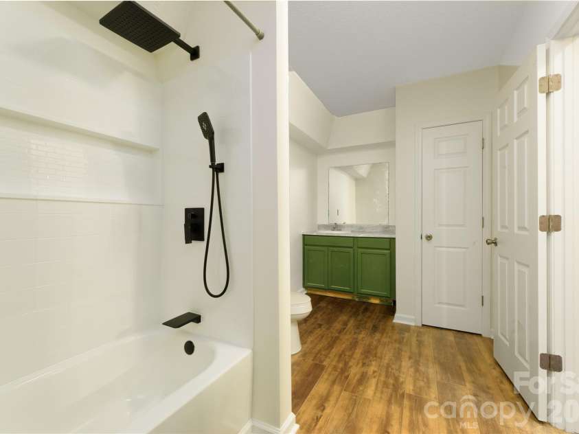 6391 Cathedral Drive, Hickory, NC 28601.  MLS# CAR4429217, YatesRealty ID 54645. Basement Bathroom