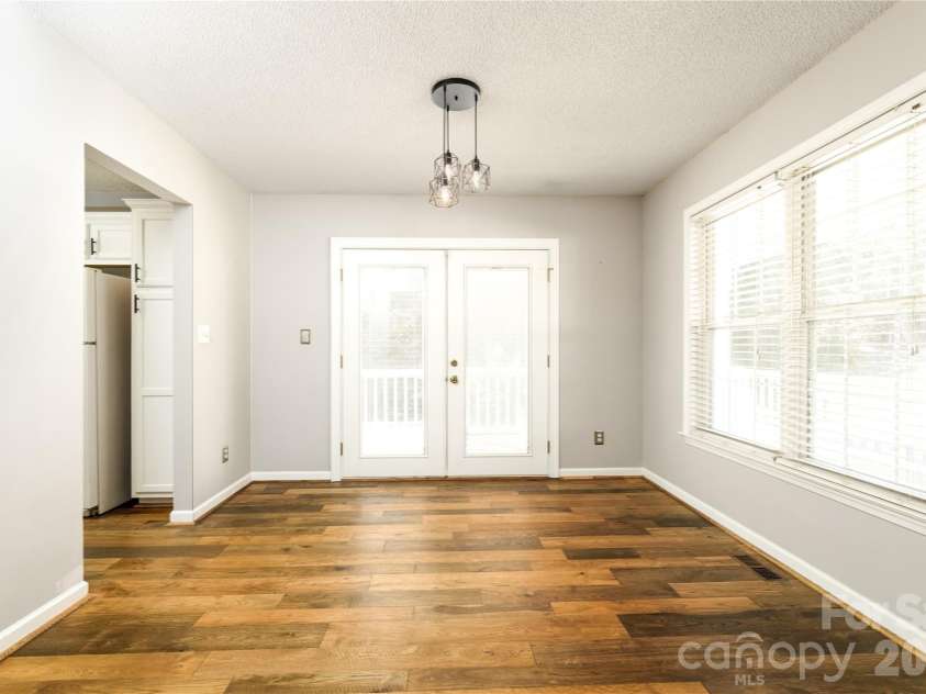 6391 Cathedral Drive, Hickory, NC 28601.  MLS# CAR4429217, YatesRealty ID 54645. Dining Room