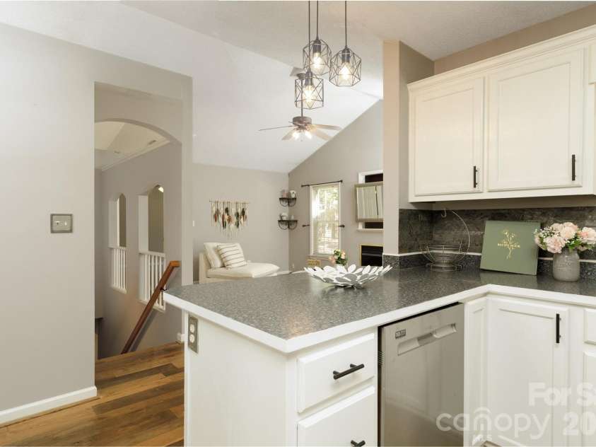 6391 Cathedral Drive, Hickory, NC 28601.  MLS# CAR4429217, YatesRealty ID 54645. Kitchen