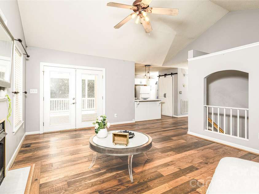 6391 Cathedral Drive, Hickory, NC 28601.  MLS# CAR4429217, YatesRealty ID 54645. Living Room