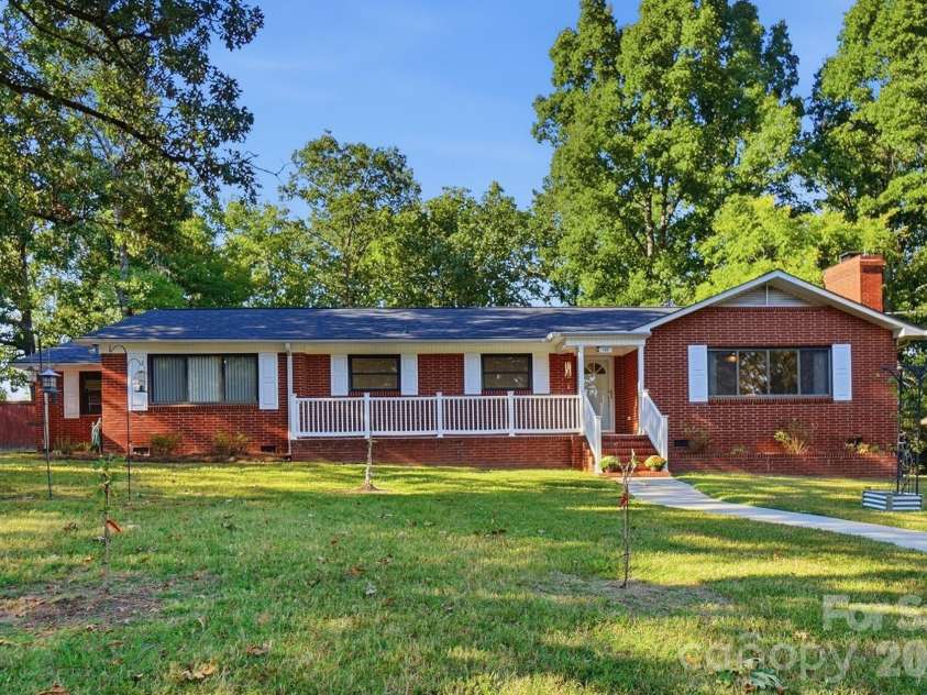 140 Piedmont Drive, Kannapolis, NC 28081.  MLS# CAR4428952, YatesRealty ID 54646. 140 Piedmont Drive
