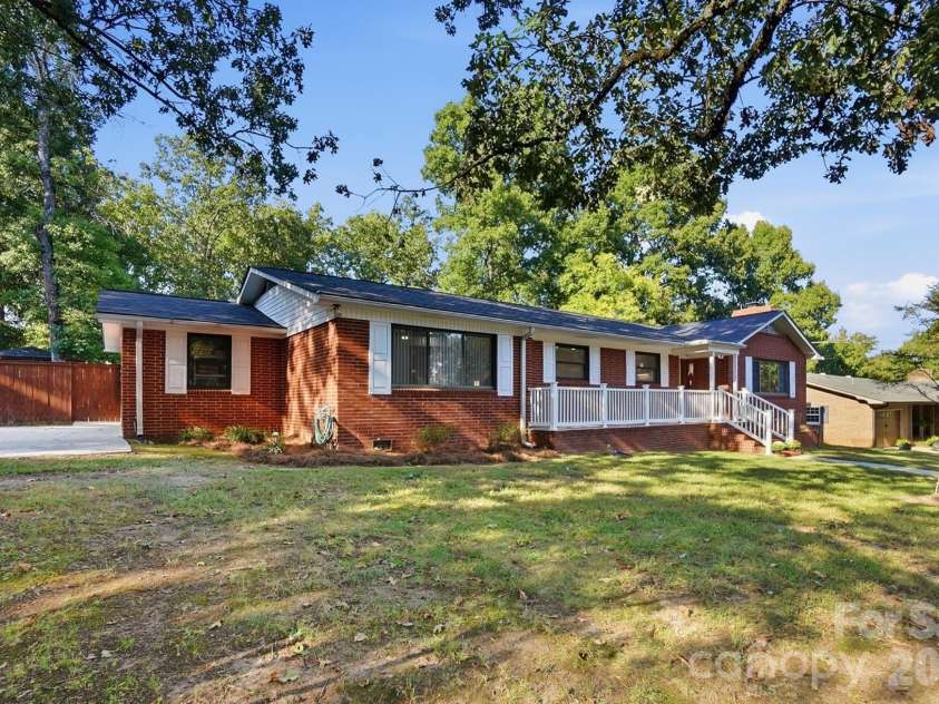 140 Piedmont Drive, Kannapolis, NC 28081.  MLS# CAR4428952, YatesRealty ID 54646. 