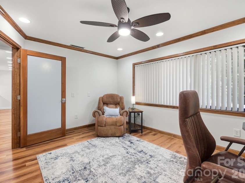 140 Piedmont Drive, Kannapolis, NC 28081.  MLS# CAR4428952, YatesRealty ID 54646. Flex Room