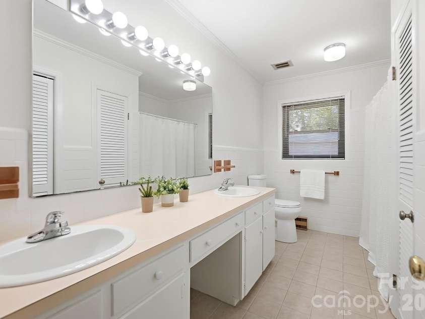 140 Piedmont Drive, Kannapolis, NC 28081.  MLS# CAR4428952, YatesRealty ID 54646. Hall Bathroom