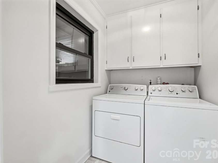 140 Piedmont Drive, Kannapolis, NC 28081.  MLS# CAR4428952, YatesRealty ID 54646. Laundry Room