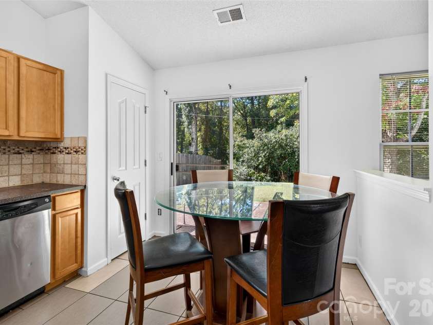 5327 Fernhill Drive, Charlotte, NC 28217.  MLS# CAR4429479, YatesRealty ID 54647. 