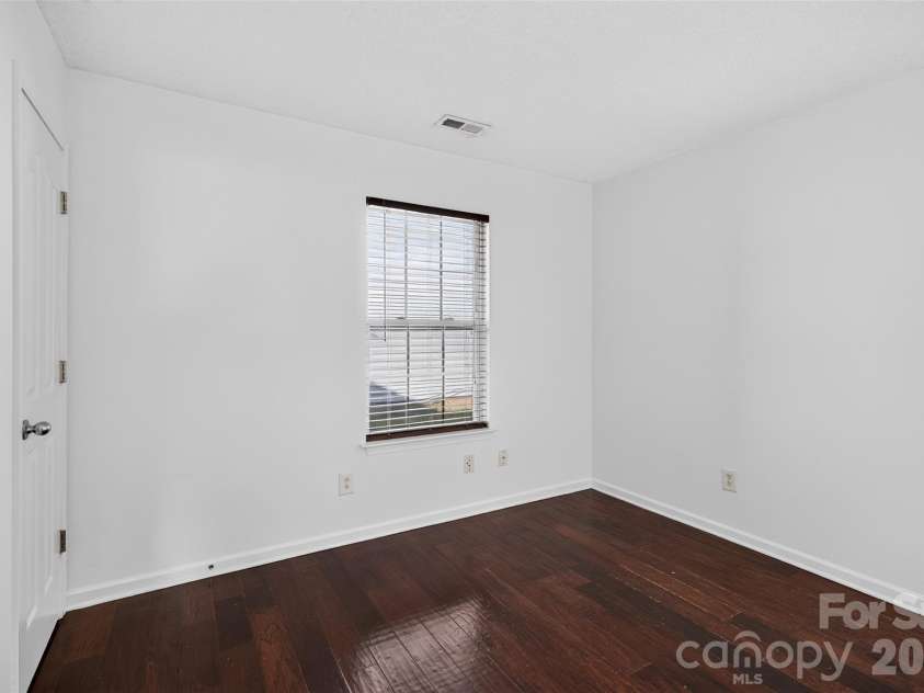 5327 Fernhill Drive, Charlotte, NC 28217.  MLS# CAR4429479, YatesRealty ID 54647. 