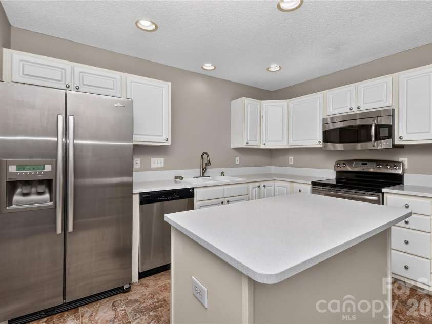 12523 Bluestem Lane, Charlotte, NC 28277.  MLS# CAR4429502, YatesRealty ID 54649. 